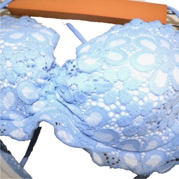 FREE Victoria's Secret Blue Lace Halter Cup Bikini Top 34B Swimsuit - Picture 3 of 5